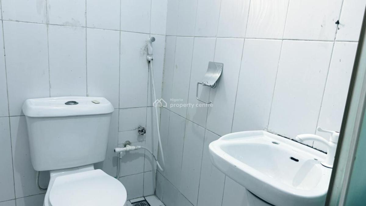 Fully Furnished / Serviced Single Room - Shared Kichen, Peninsular Gardens Estate, Sangotedo, Ajah, Lagos, Self Contain (single Rooms) for Rent