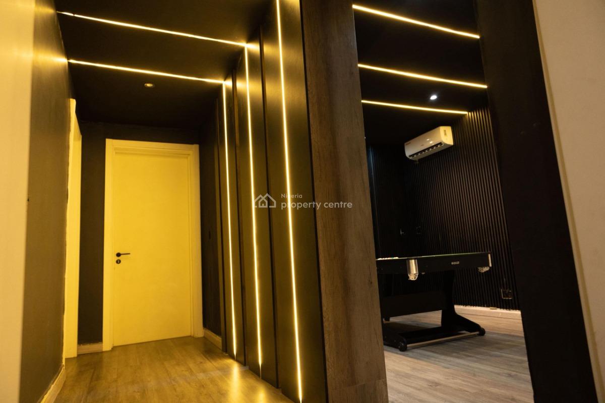 Luxury 3bedroom with Baththub, Snooker and Pool, Thompson Avenue Ikoyi, Old Ikoyi, Ikoyi, Lagos, Flat / Apartment Short Let