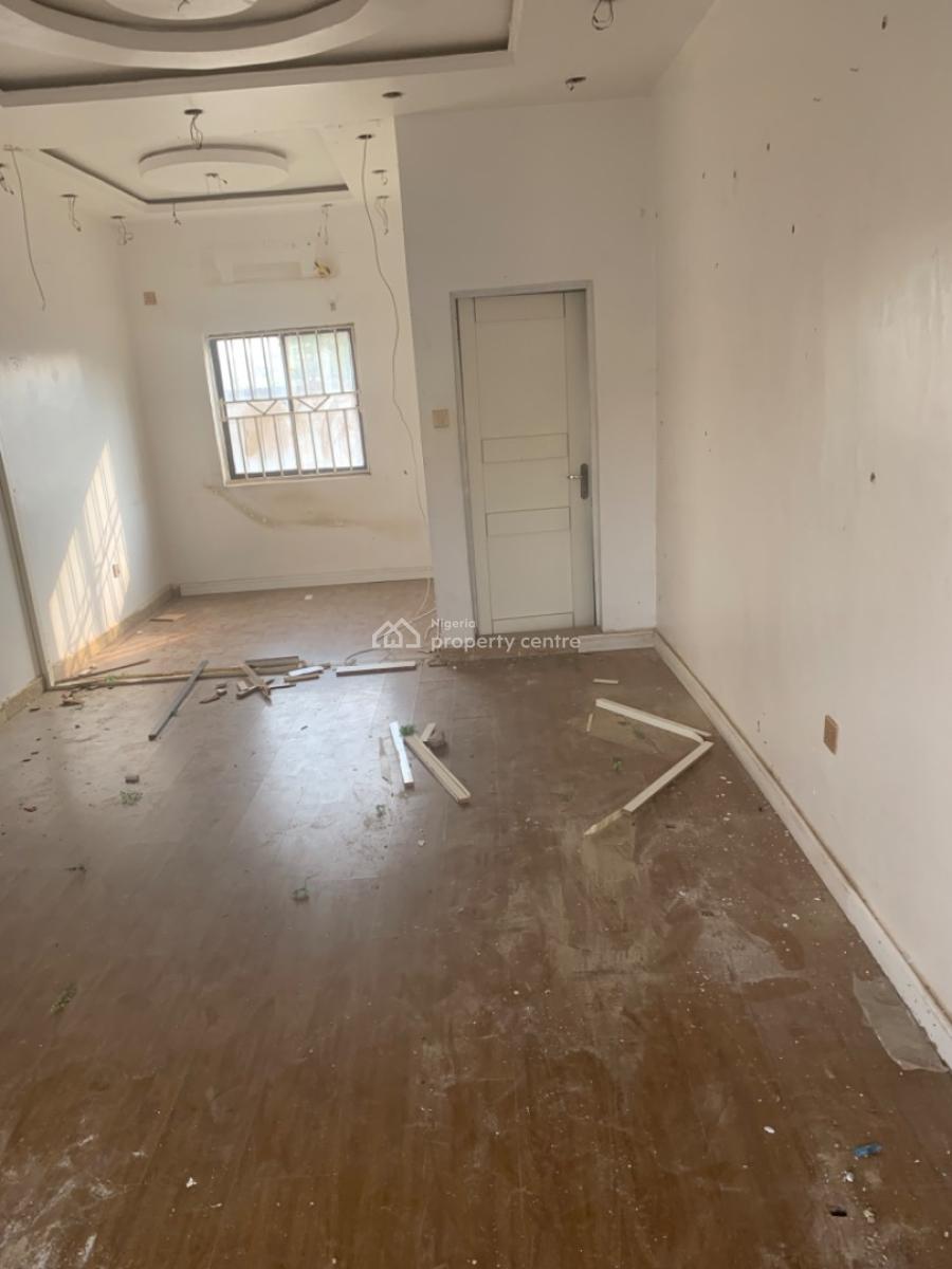 30sqm Shop Space on The Ground Floor, Utako, Abuja, Utako, Abuja, Shop for Rent