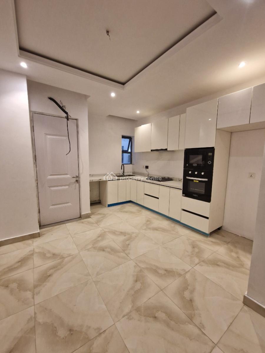 2 Bedroom Maisonette, Off Fredoom Way, Lekki Phase 1, Lekki, Lagos, Flat / Apartment for Rent