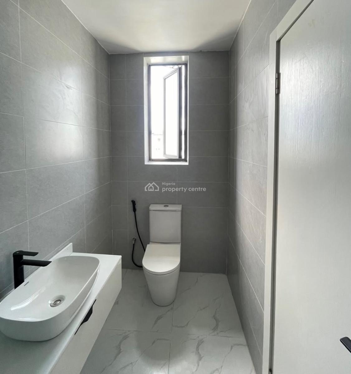 Lovely 2 Bedroom Apartment with Bq, Victoria Island (vi), Lagos, Block of Flats for Sale