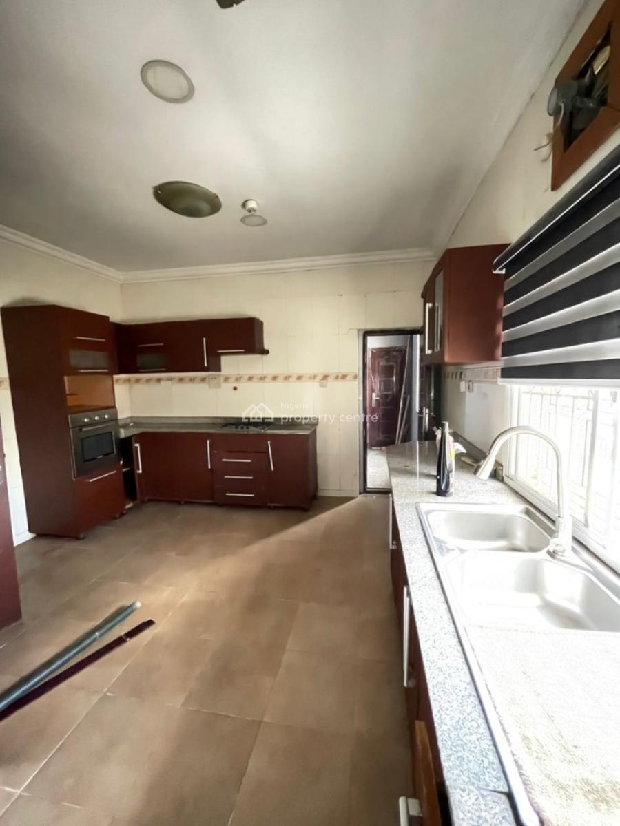 3 Bedroom Apartment in a Secured and Serene Estate, Off Admiralty Way ., Lekki Phase 1, Lekki, Lagos, Flat / Apartment for Rent