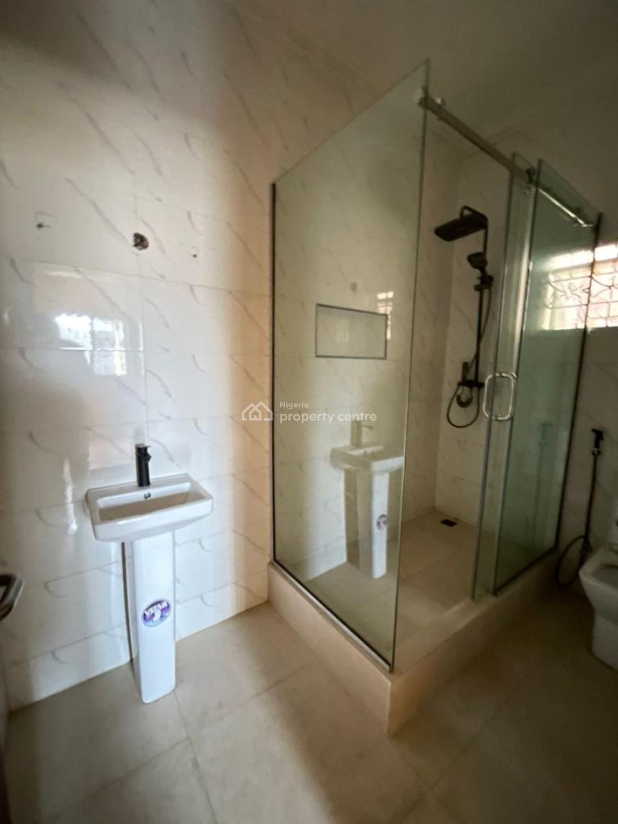3 Bedroom Apartment in a Secured and Serene Estate, Off Admiralty Way ., Lekki Phase 1, Lekki, Lagos, Flat / Apartment for Rent