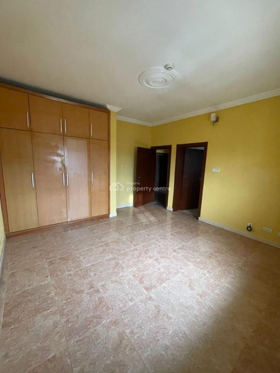 3 Bedroom Apartment in a Secured and Serene Estate, Off Admiralty Way ., Lekki Phase 1, Lekki, Lagos, Flat / Apartment for Rent
