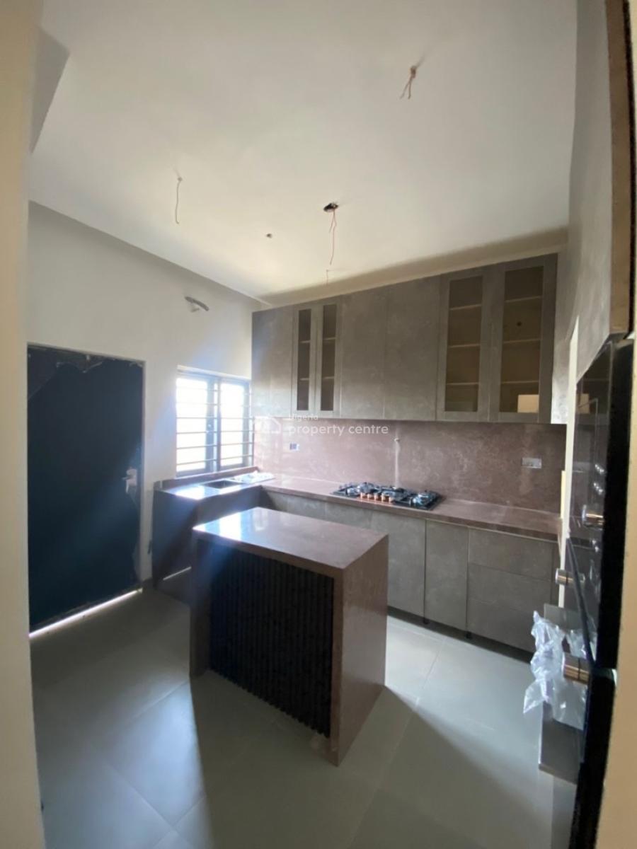 a Well Built 4 Bedroom Terrace Duplex in a Secured Estate, Osapa, Lekki, Lagos, Terraced Duplex for Sale
