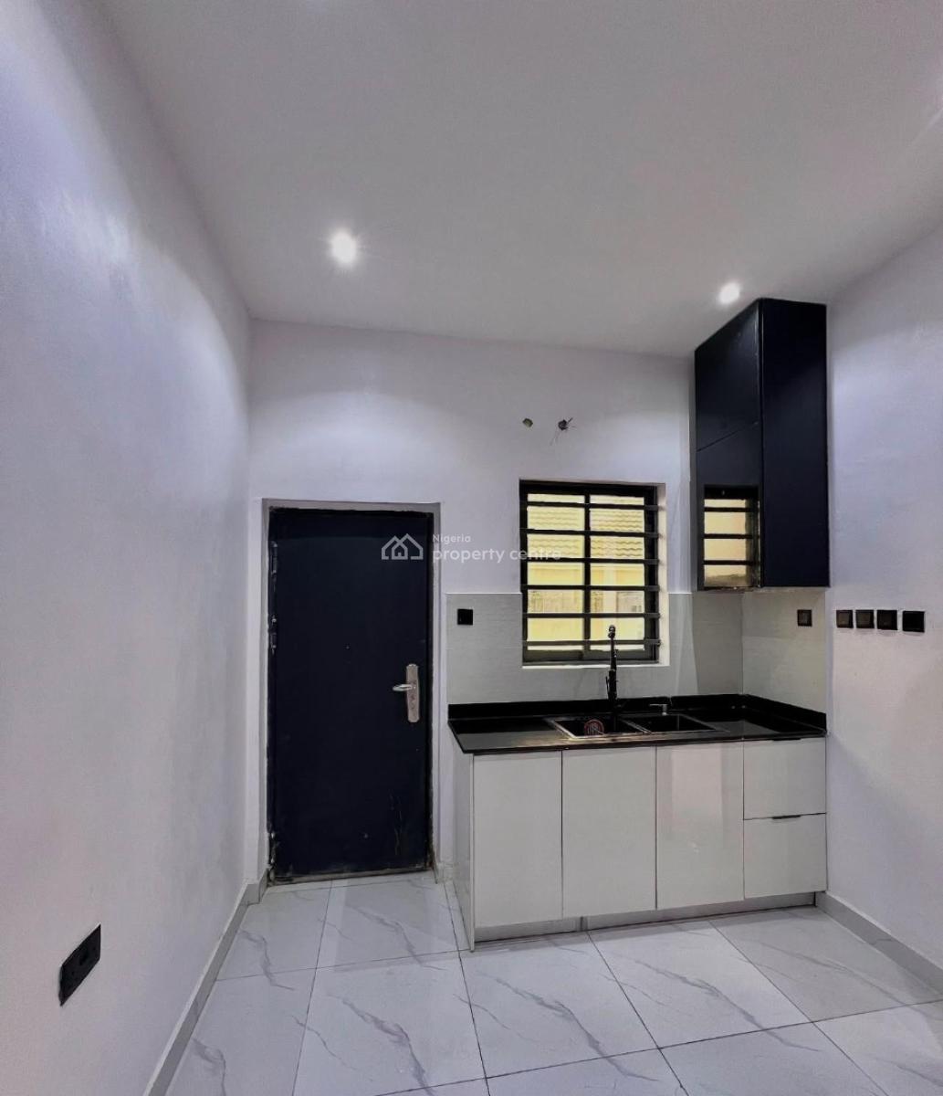 Fully Serviced 2 & 3 Bedroom Apartments with Elevator, Lekki Phase 1, Lekki Phase 1, Lekki, Lagos, House for Sale