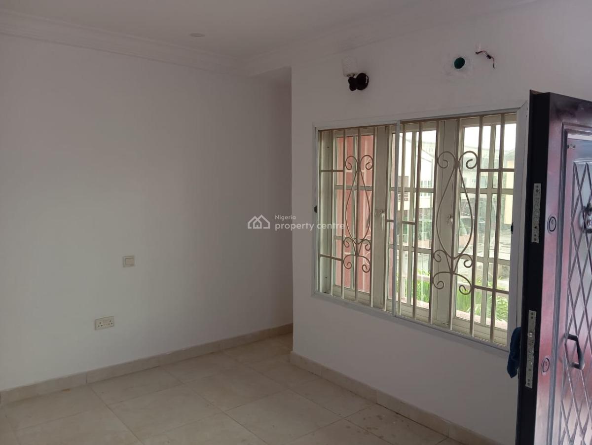Refurbished 3 Bedroom Terrace, Lekki Gardens Scheme 3, Ajah, Lagos, Terraced Duplex for Sale