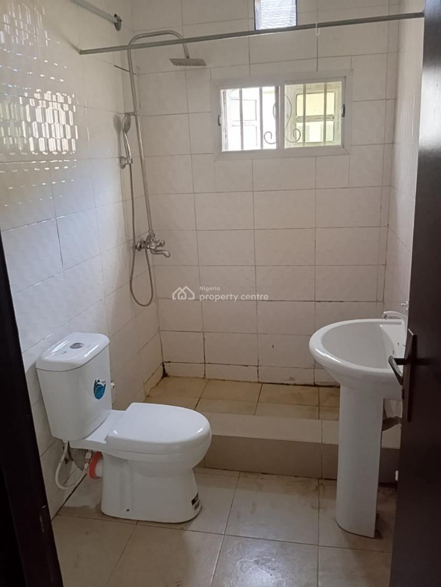 Refurbished 3 Bedroom Terrace, Lekki Gardens Scheme 3, Ajah, Lagos, Terraced Duplex for Sale