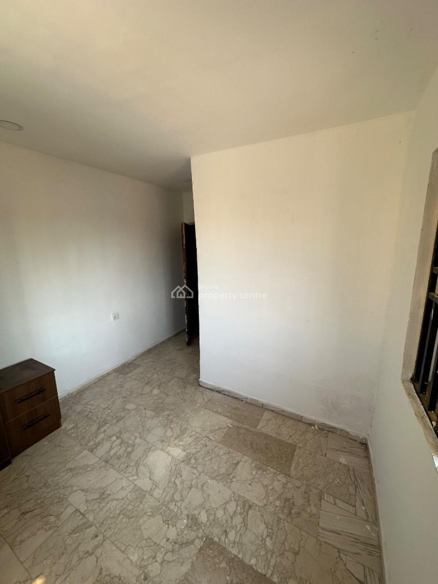 a Standard One Bedroom Apartment in a Very Good Location, Close to Starview Hotel 4th Avenue, Gwarinpa, Abuja, Mini Flat (room and Parlour) for Rent