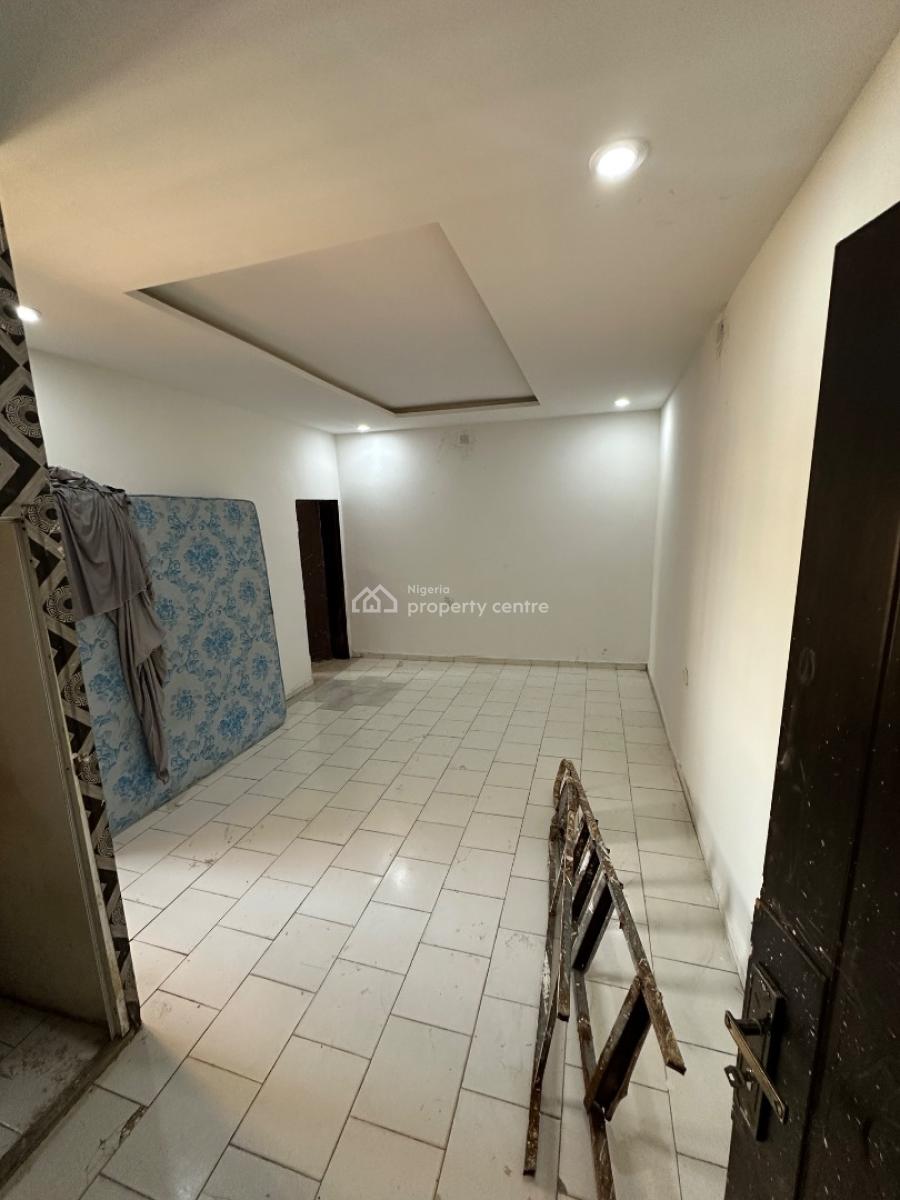 a Standard One Bedroom Apartment in a Very Good Location, Close to Starview Hotel 4th Avenue, Gwarinpa, Abuja, Mini Flat (room and Parlour) for Rent