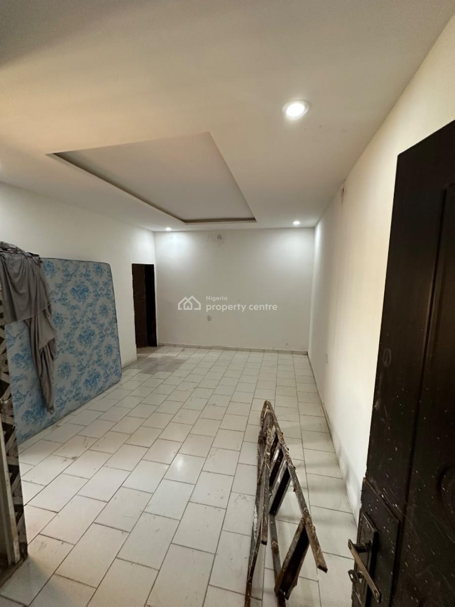 a Standard One Bedroom Apartment in a Very Good Location, Close to Starview Hotel 4th Avenue, Gwarinpa, Abuja, Mini Flat (room and Parlour) for Rent