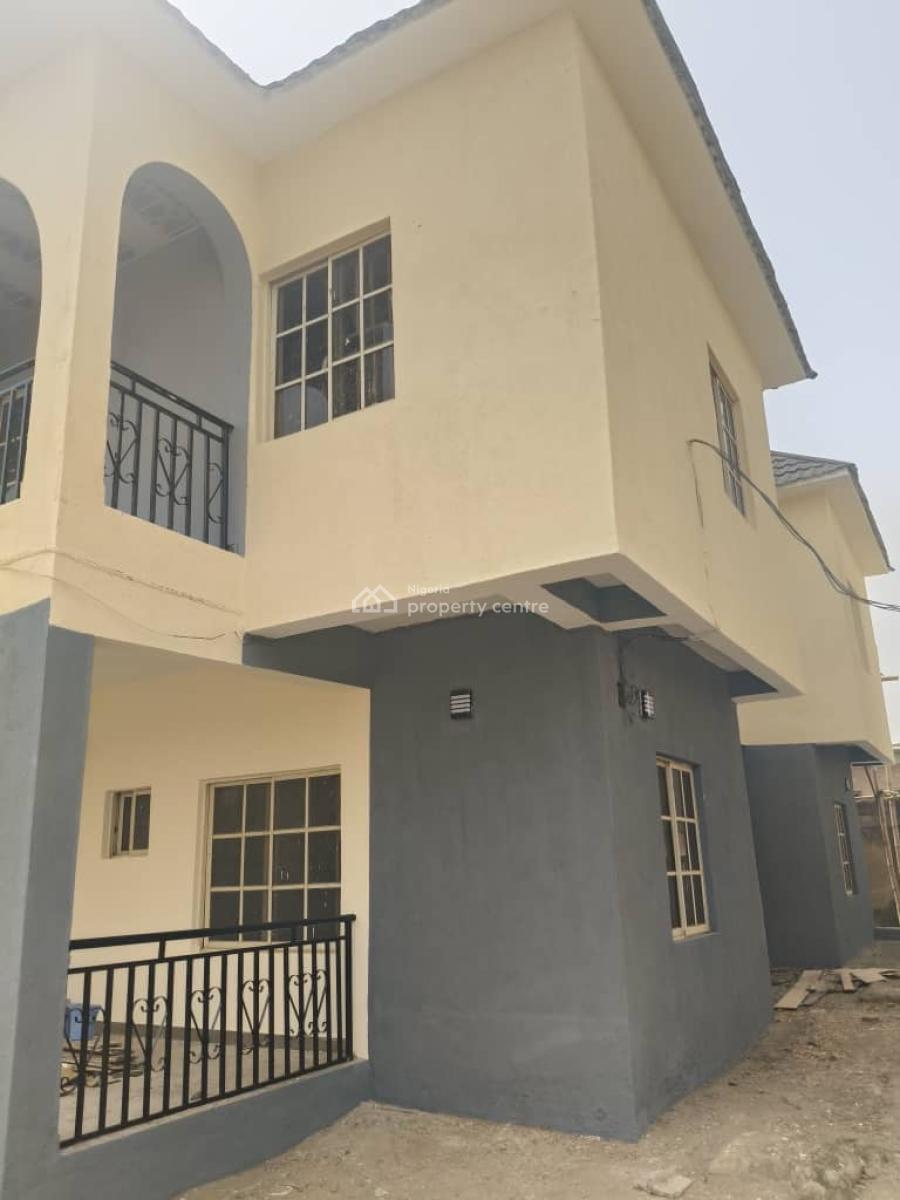 6 Bedrooms Duplex with 2 Units of 1 Bedroom Flats & Bq., Kubwa, Kubwa, Abuja, Detached Duplex for Sale