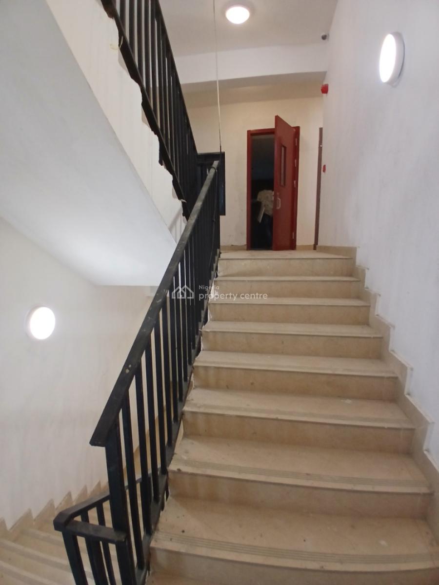 24/7 Serviced 3 Bedroom En-suite Flat with an Enclosed Fitted Kitchen/, Lekki Phase 1, Lekki, Lagos, Flat / Apartment for Rent