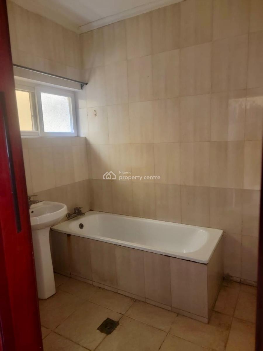 Well Maintained Spacious 5 Bedroom, Chevron Alternative Road, Lekki, Lagos, Terraced Duplex for Rent