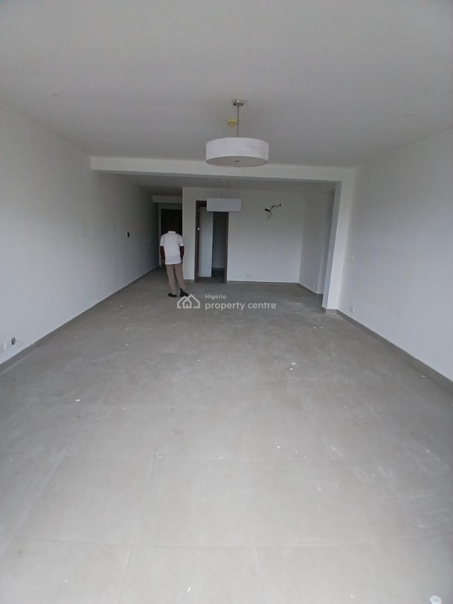 24/7 Serviced 3 Bedroom En-suite Flat with an Enclosed Fitted Kitchen/, Lekki Phase 1, Lekki, Lagos, Flat / Apartment for Rent