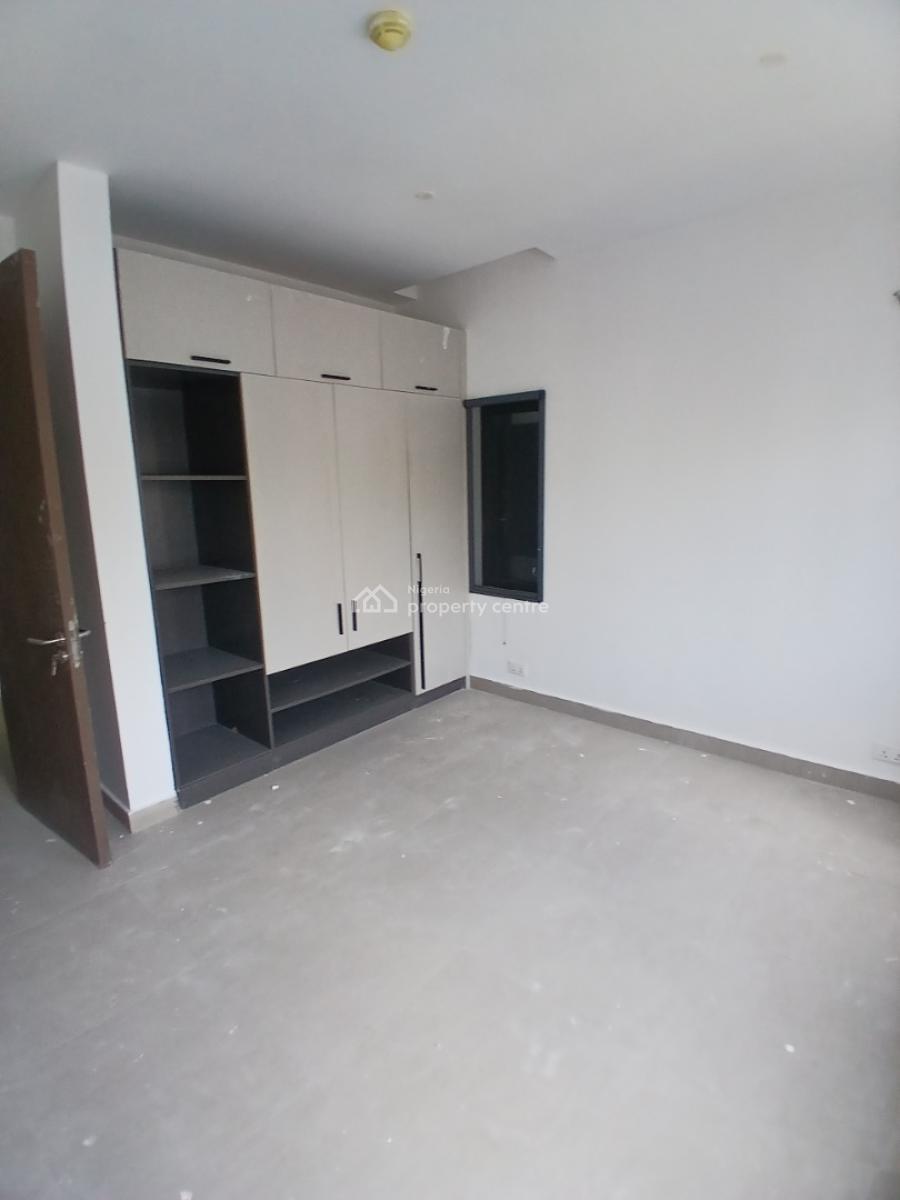 24/7 Serviced 3 Bedroom En-suite Flat with an Enclosed Fitted Kitchen/, Lekki Phase 1, Lekki, Lagos, Flat / Apartment for Rent
