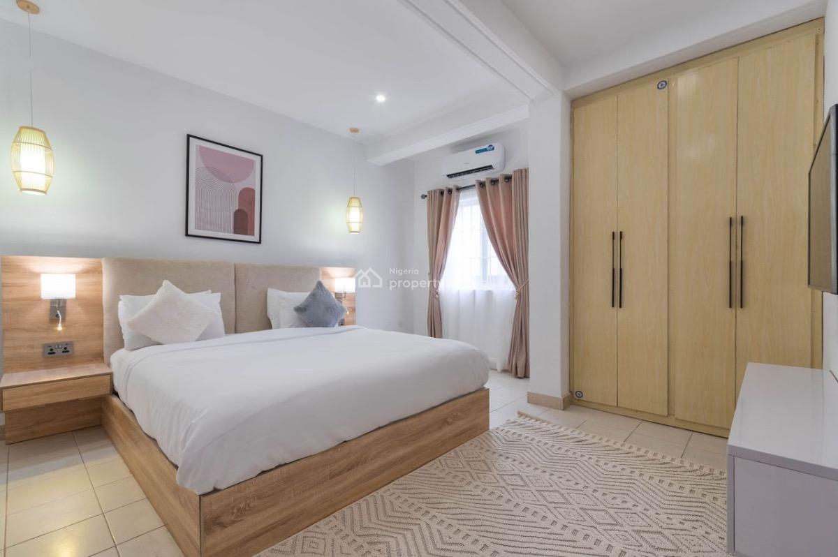 Beautifully Furnished 4-bedroom Waterfront Apartment with Bq, Lekki Phase 1, Lekki, Lagos, Flat / Apartment for Rent