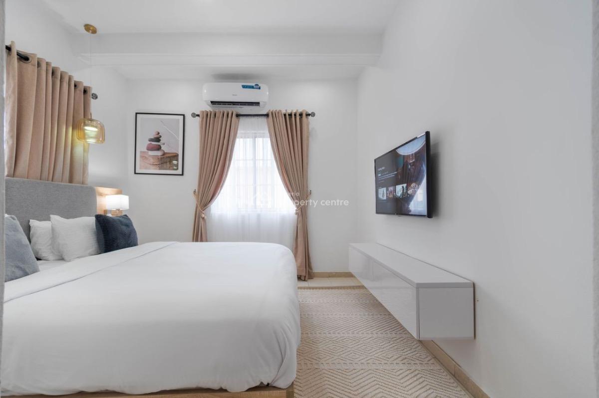 Beautifully Furnished 4-bedroom Waterfront Apartment with Bq, Lekki Phase 1, Lekki, Lagos, Flat / Apartment for Rent