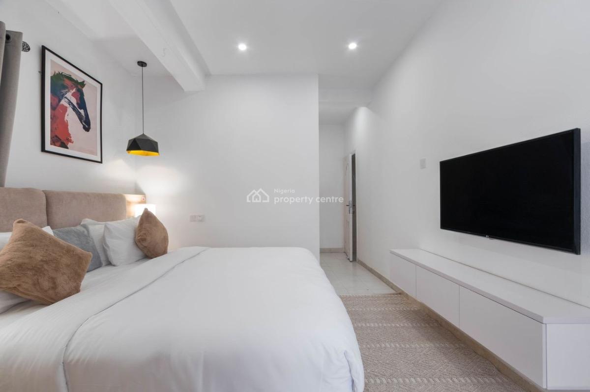 Spacious Waterfront 2-bedroom Penthouse with Boys Quarters and Pool, Lekki Phase 1, Lekki, Lagos, House for Rent