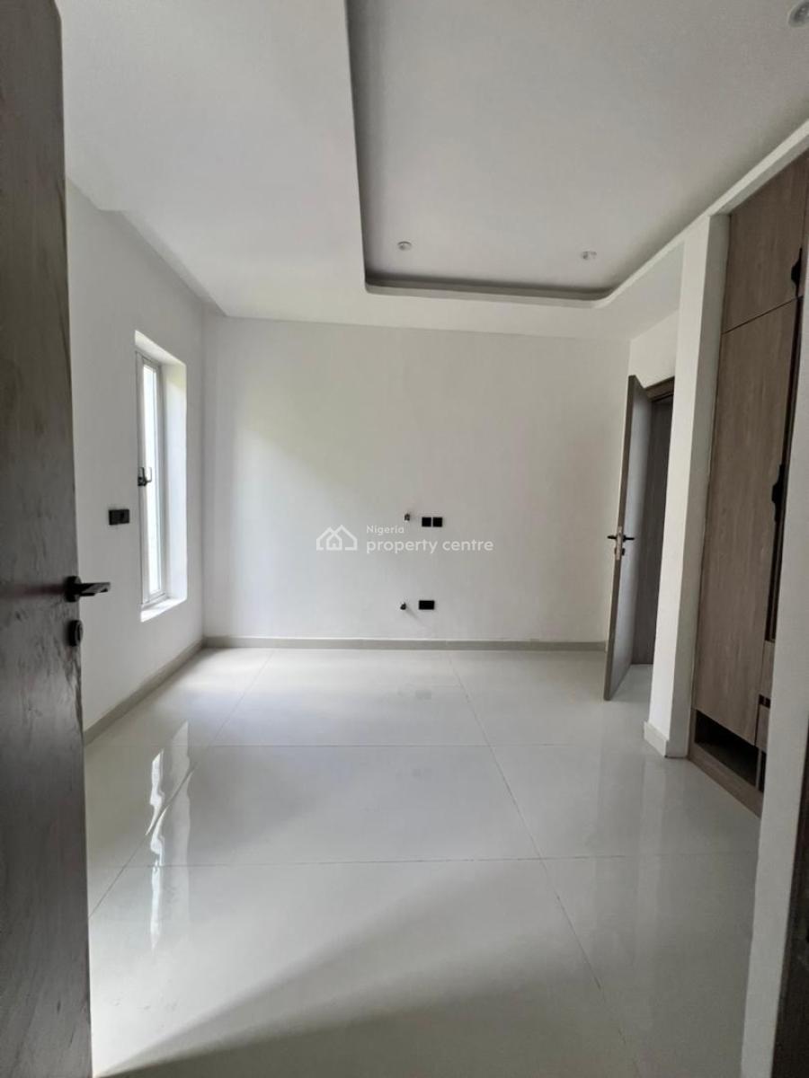 Exclusive 2 Bedroom Apartment with Pool, Gym & Elevator, Lekki Phase 1, Lekki, Lagos, Flat / Apartment for Sale