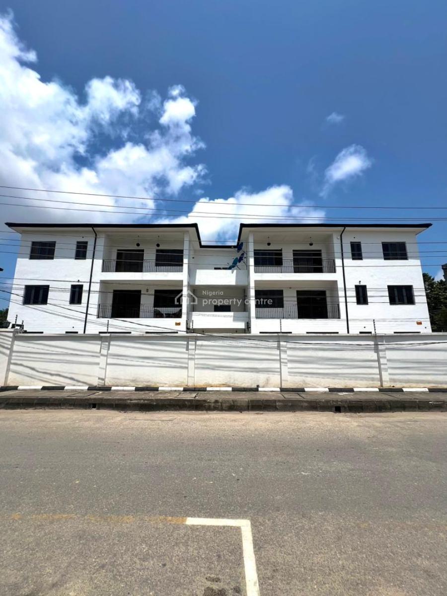 Spacious 1 Bedroom Apartment Located in a Secure and Serene Environmen, Lekki Phase 1, Lekki, Lagos, Flat / Apartment for Rent
