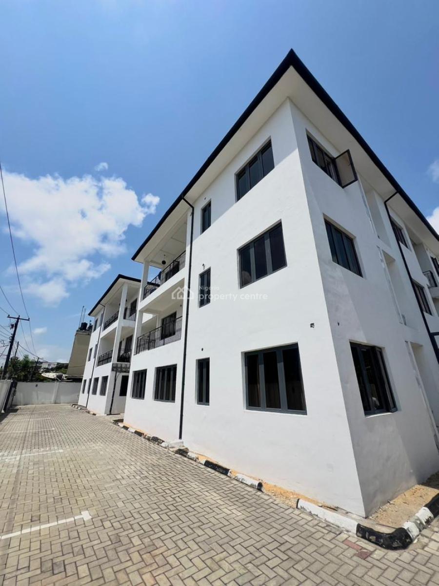Spacious 1 Bedroom Apartment Located in a Secure and Serene Environmen, Lekki Phase 1, Lekki, Lagos, Flat / Apartment for Rent