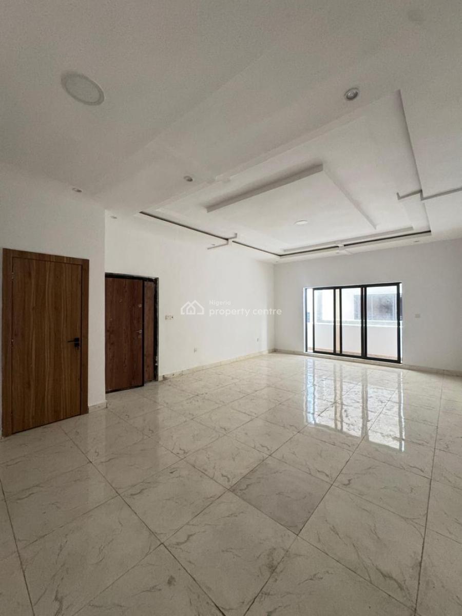 Spacious 2 Bedroom Apartment with Elevator, Gym & Central Gas System, Lekki Phase 1, Lekki, Lagos, Flat / Apartment for Sale