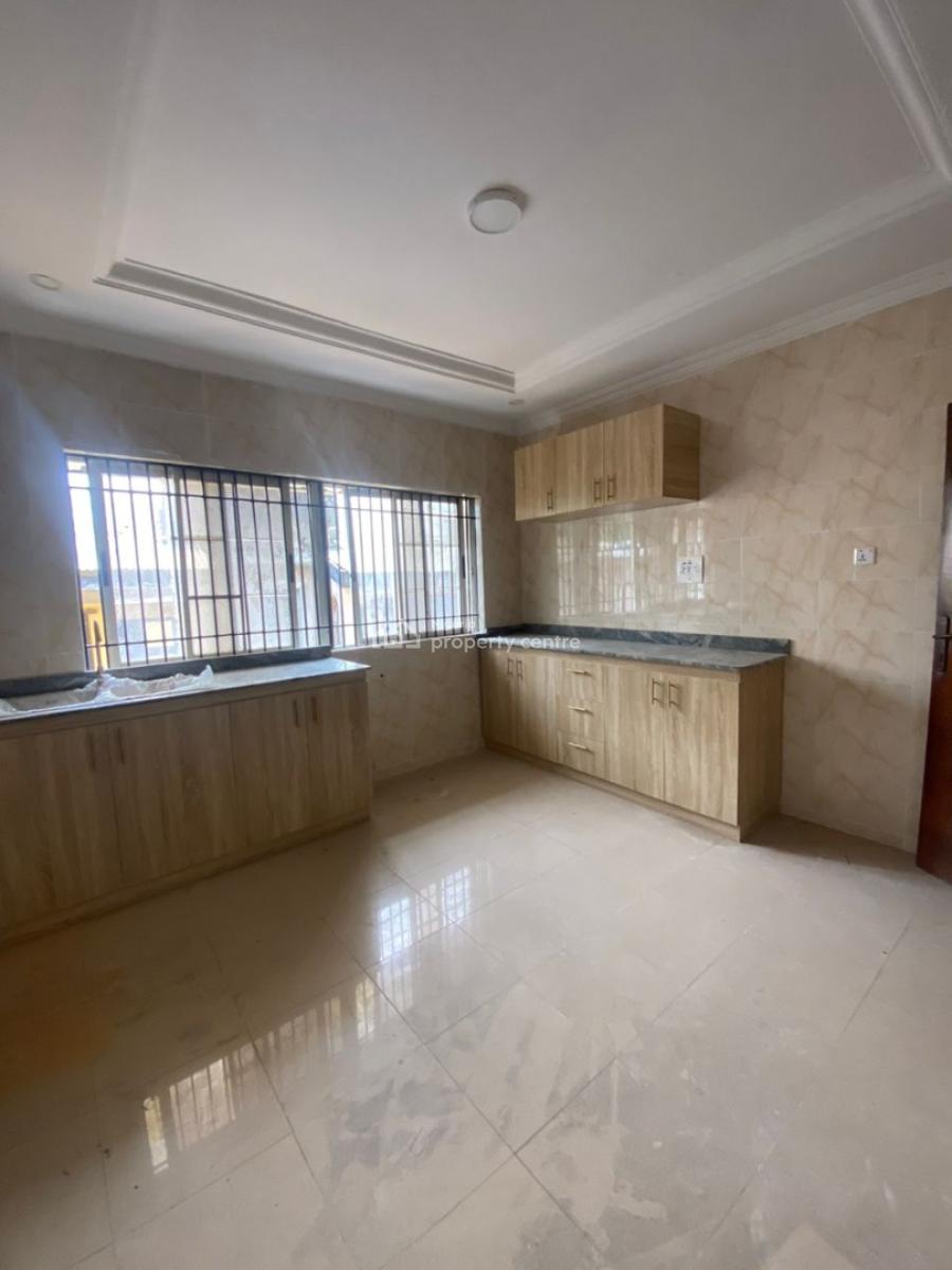 Spacious 2 Bedroom Apartment Apartment Upstairs, New Road/chevron, Lekki, Lagos, Flat / Apartment for Rent