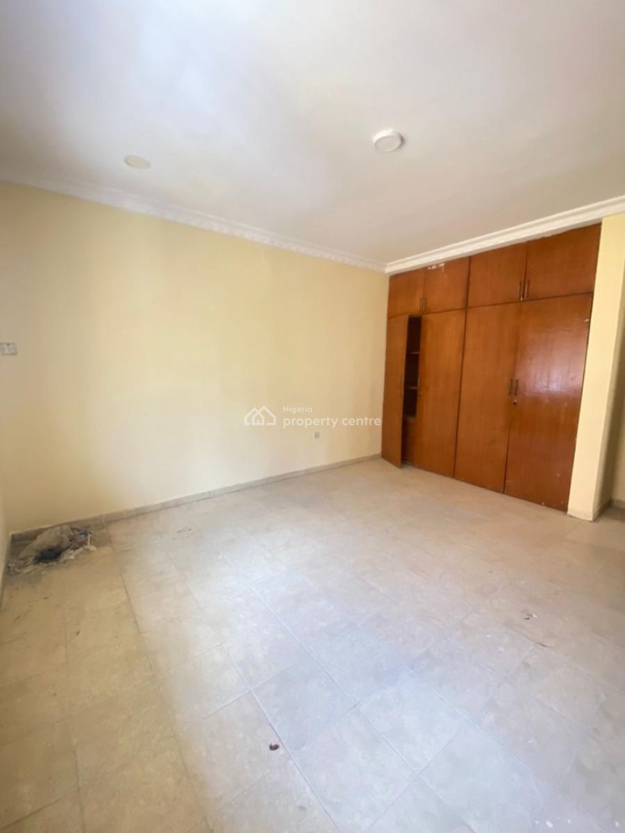 Spacious 2 Bedroom Apartment Apartment Upstairs, New Road/chevron, Lekki, Lagos, Flat / Apartment for Rent