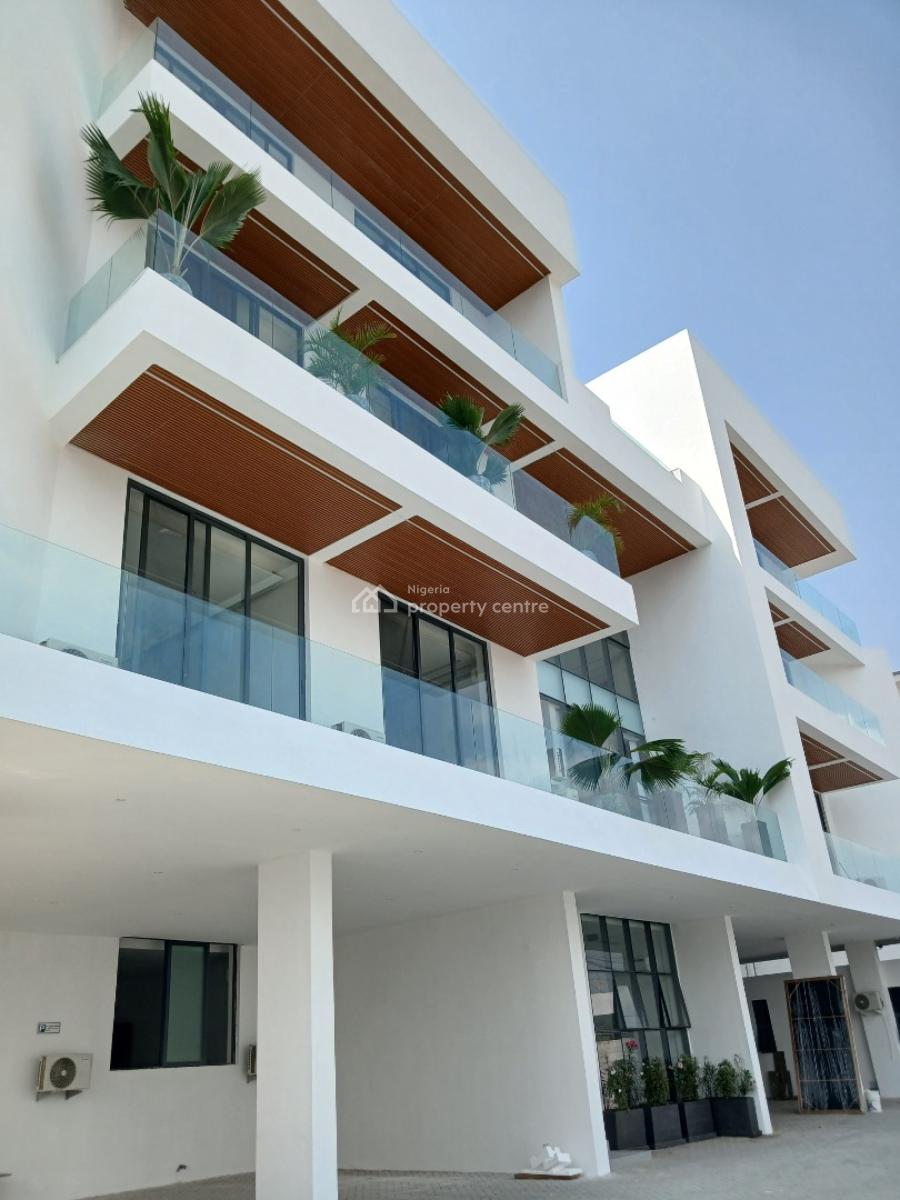 Newly Built and Serviced with 24/7 Power Supply 3 Bedroom En-suite Pen, Lekki Phase 1, Lekki, Lagos, Flat / Apartment for Rent
