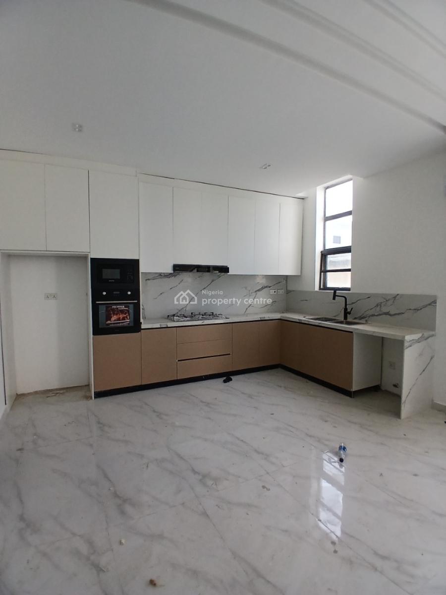 Newly Built and Serviced with 24/7 Power Supply 3 Bedroom En-suite Pen, Lekki Phase 1, Lekki, Lagos, Flat / Apartment for Rent