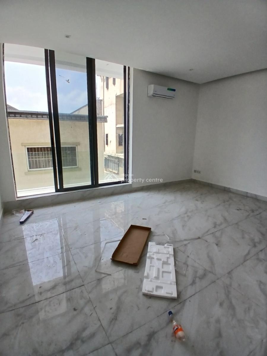 Newly Built and Serviced with 24/7 Power Supply 3 Bedroom En-suite Pen, Lekki Phase 1, Lekki, Lagos, Flat / Apartment for Rent