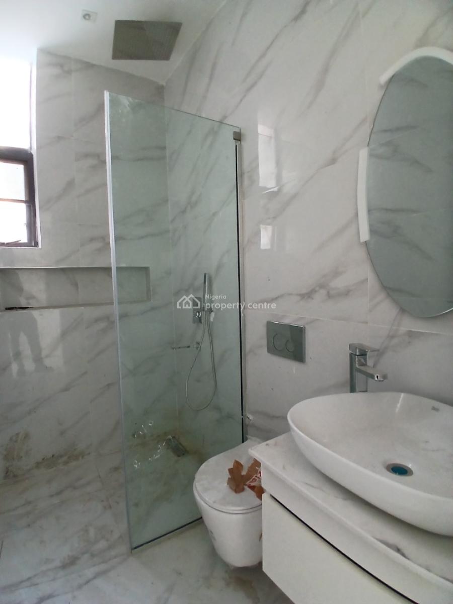 Newly Built and Serviced with 24/7 Power Supply 3 Bedroom En-suite Pen, Lekki Phase 1, Lekki, Lagos, Flat / Apartment for Rent