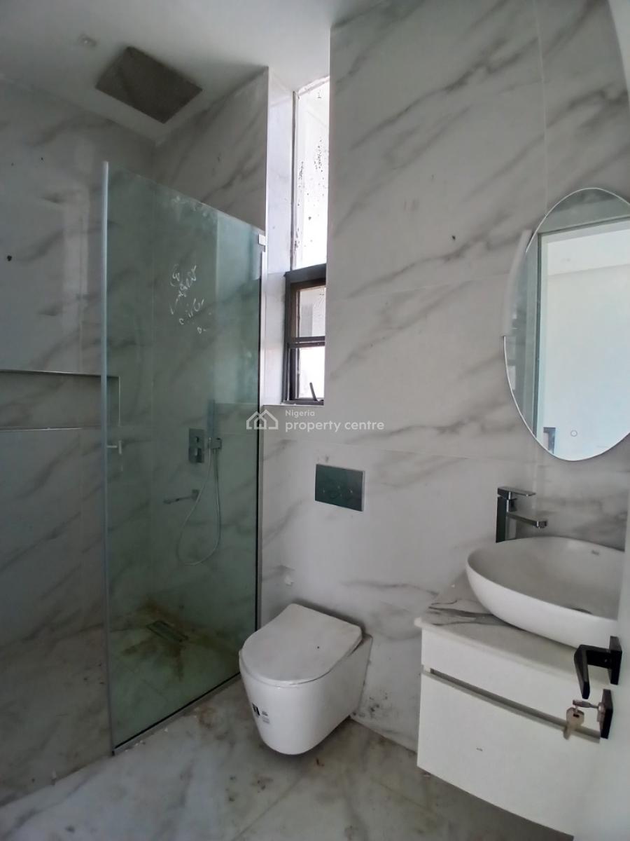 Newly Built and Serviced with 24/7 Power Supply 3 Bedroom En-suite Pen, Lekki Phase 1, Lekki, Lagos, Flat / Apartment for Rent