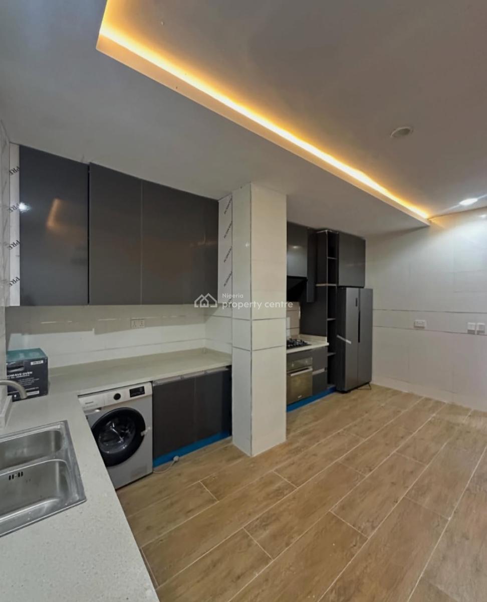 Serviced with 24/7 Power Supply Newly Built 4 Bedroom En-suite Townhou, Lekki Phase 1, Lekki, Lagos, Terraced Duplex for Rent
