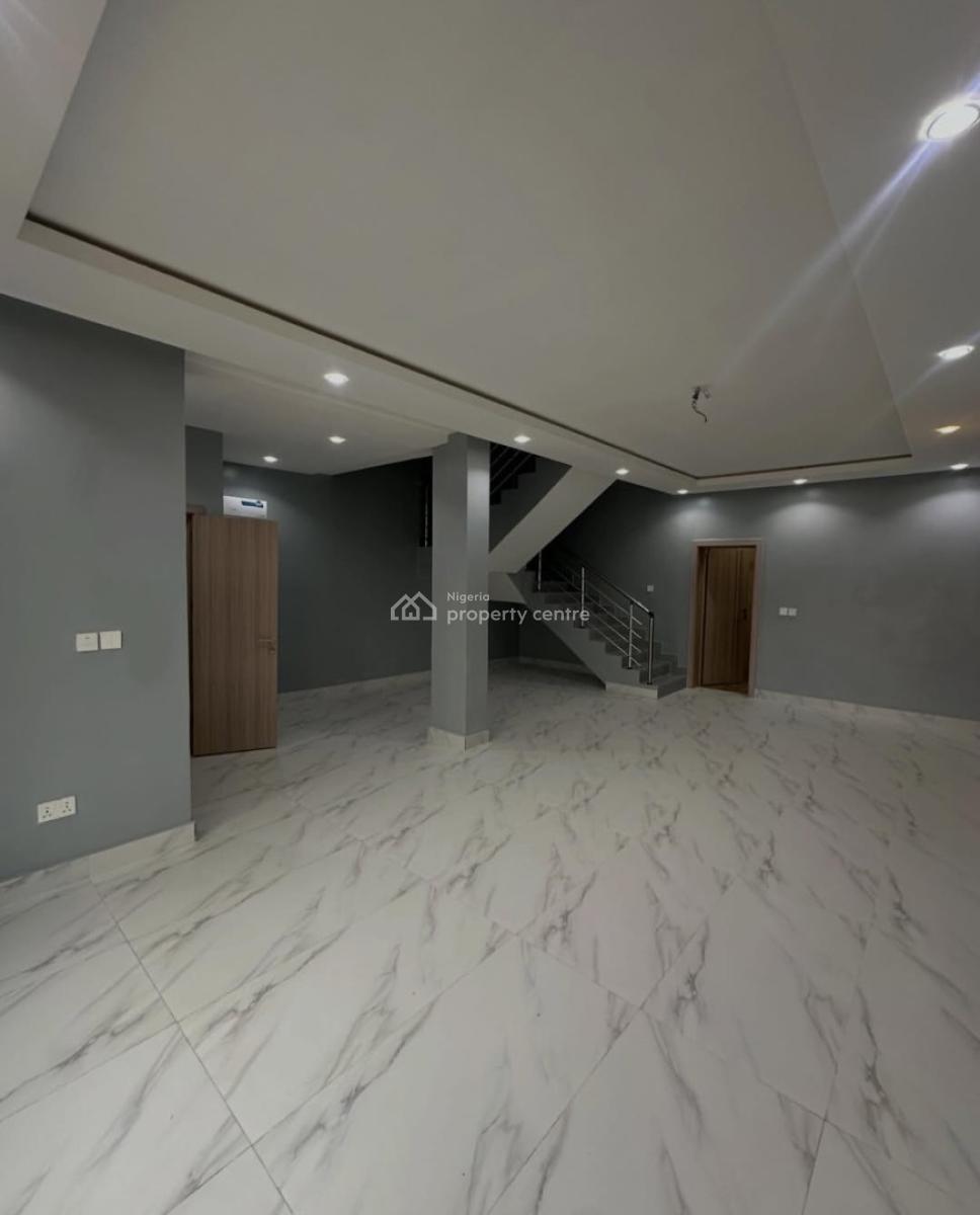 Serviced with 24/7 Power Supply Newly Built 4 Bedroom En-suite Townhou, Lekki Phase 1, Lekki, Lagos, Terraced Duplex for Rent