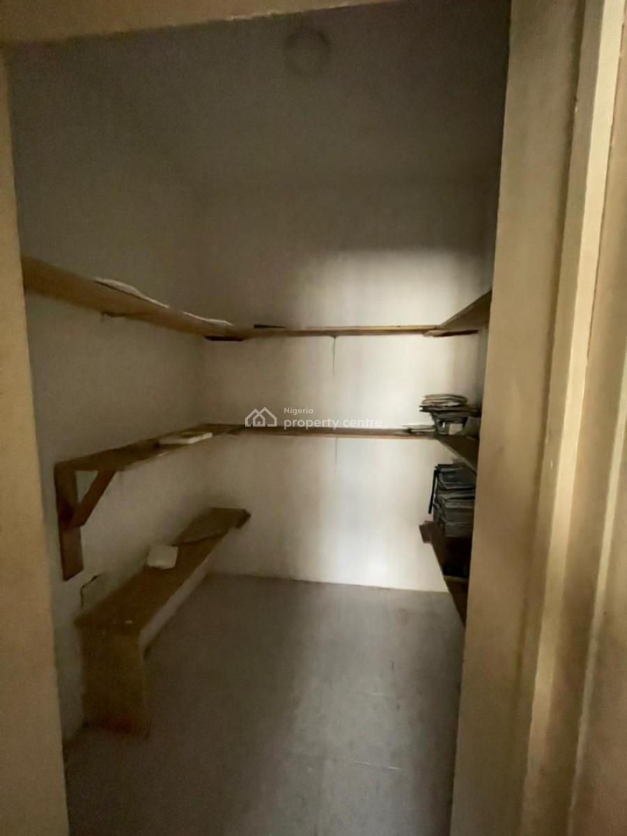 Spacious 3 Bedroom Flat, Lekki, Lagos, Flat / Apartment for Rent