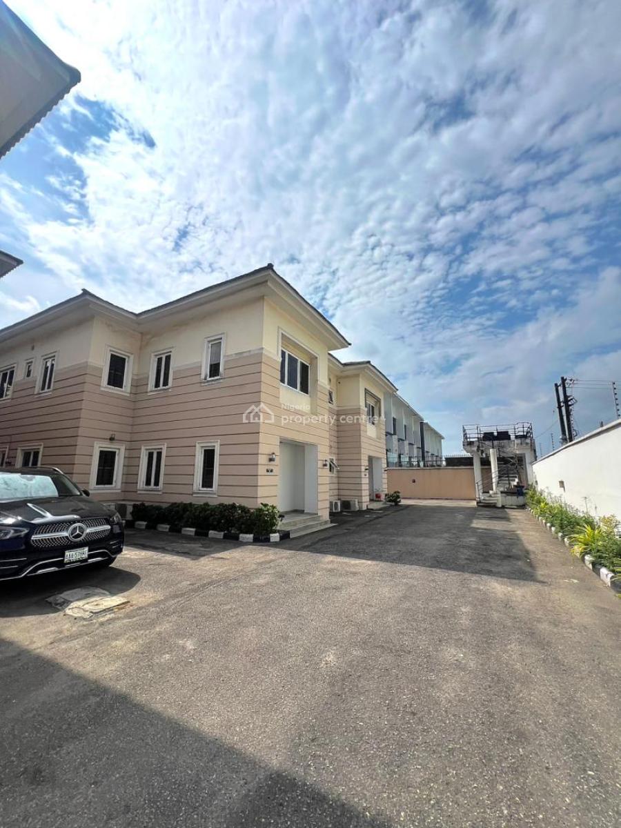 Beautiful 4 Bedroom Semi-detached House with 2 Room Bq, Lekki Phase 1, Lekki, Lagos, Semi-detached Duplex for Rent