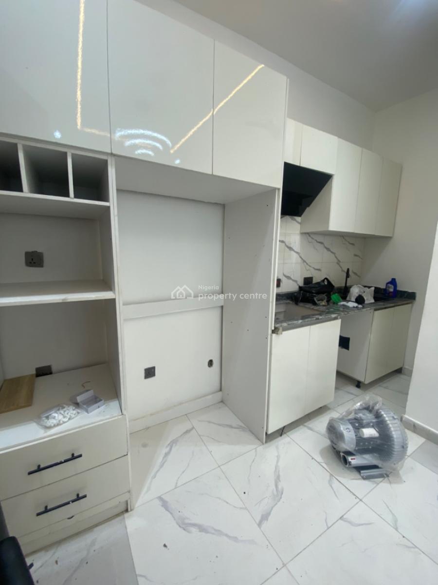 Fully Serviced 1 Bedroom Apartment, New Road/chevron, Lekki, Lagos, Flat / Apartment for Rent