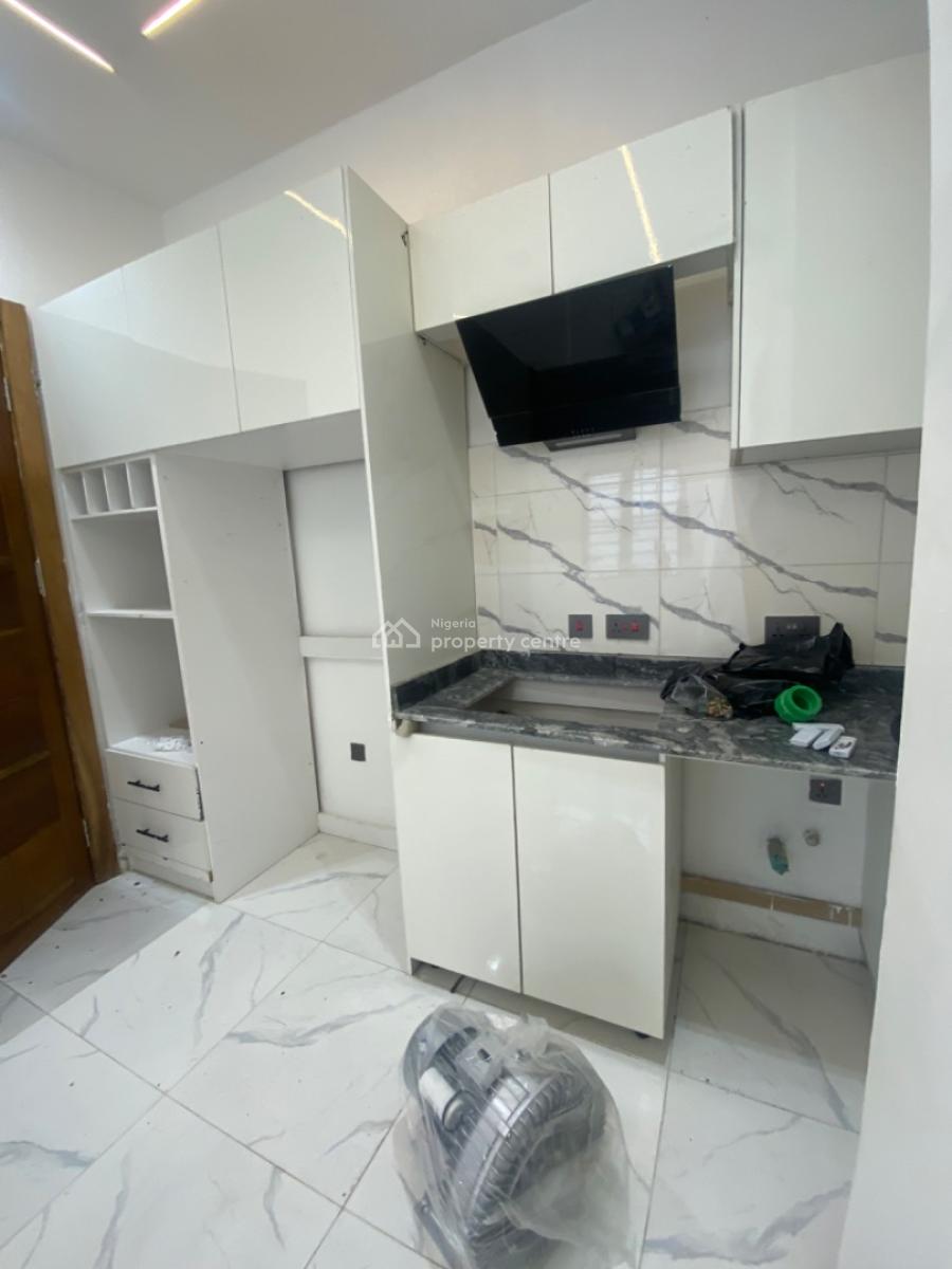 Fully Serviced 1 Bedroom Apartment, New Road/chevron, Lekki, Lagos, Flat / Apartment for Rent