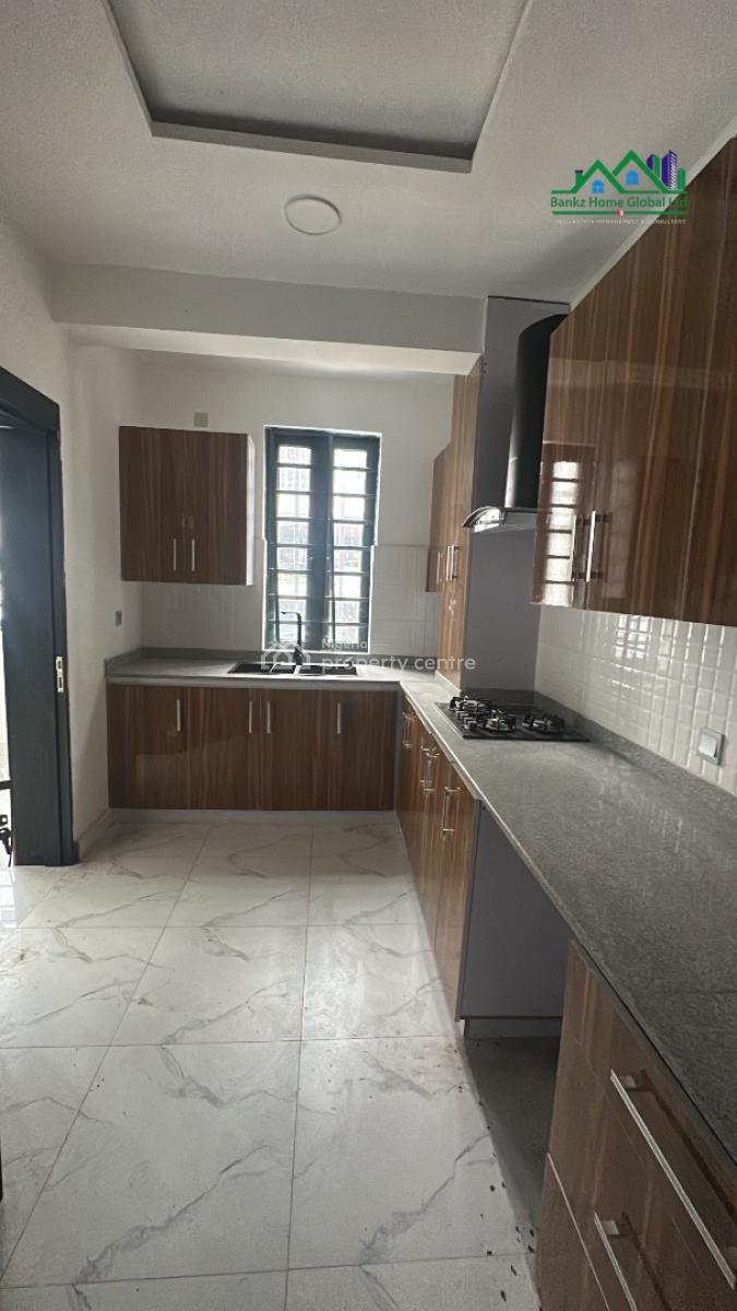 Spacious Brand New 2 Bedroom Apartment, Lekki Phase 1, Lekki, Lagos, Flat / Apartment for Sale
