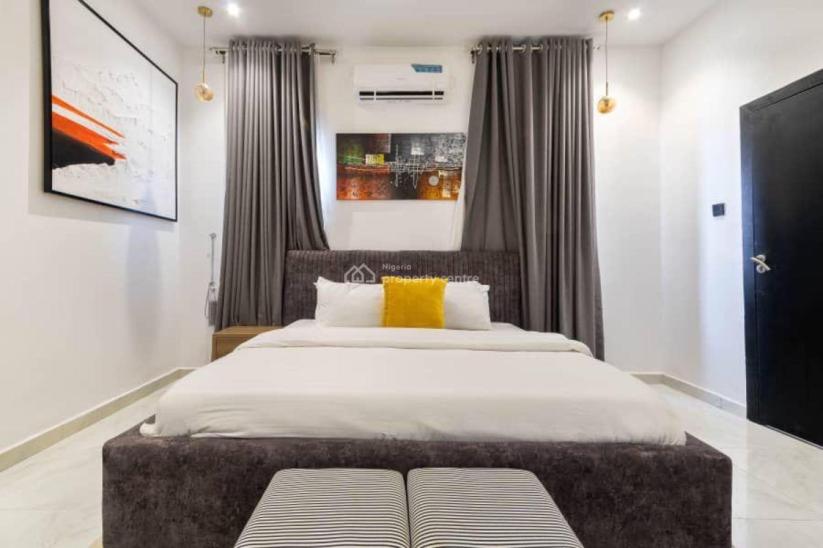 2 Bedroom Apartment with Ps5, Swimming Pool,air Hockey, 24/7 Security, Lekki Phase 1, Lekki, Lagos, Flat / Apartment Short Let