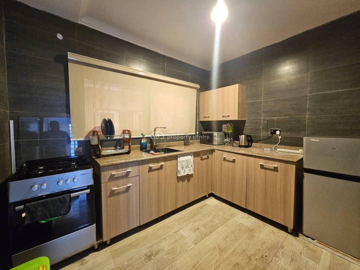 2 Bedroom Apartment with Ps5, Swimming Pool,air Hockey, 24/7 Security, Lekki Phase 1, Lekki, Lagos, Flat / Apartment Short Let