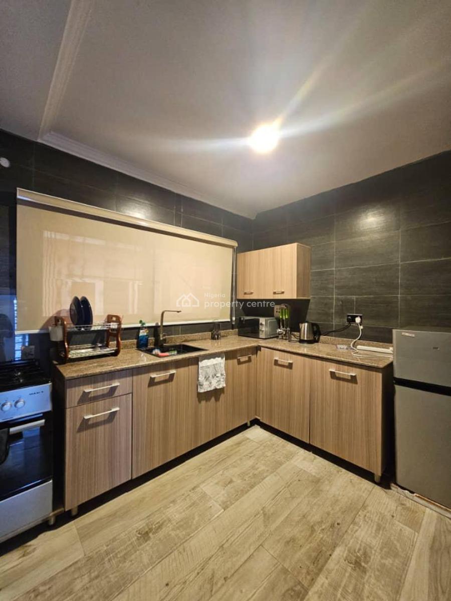 2 Bedroom Apartment with Ps5, Swimming Pool,air Hockey, 24/7 Security, Lekki Phase 1, Lekki, Lagos, Flat / Apartment Short Let