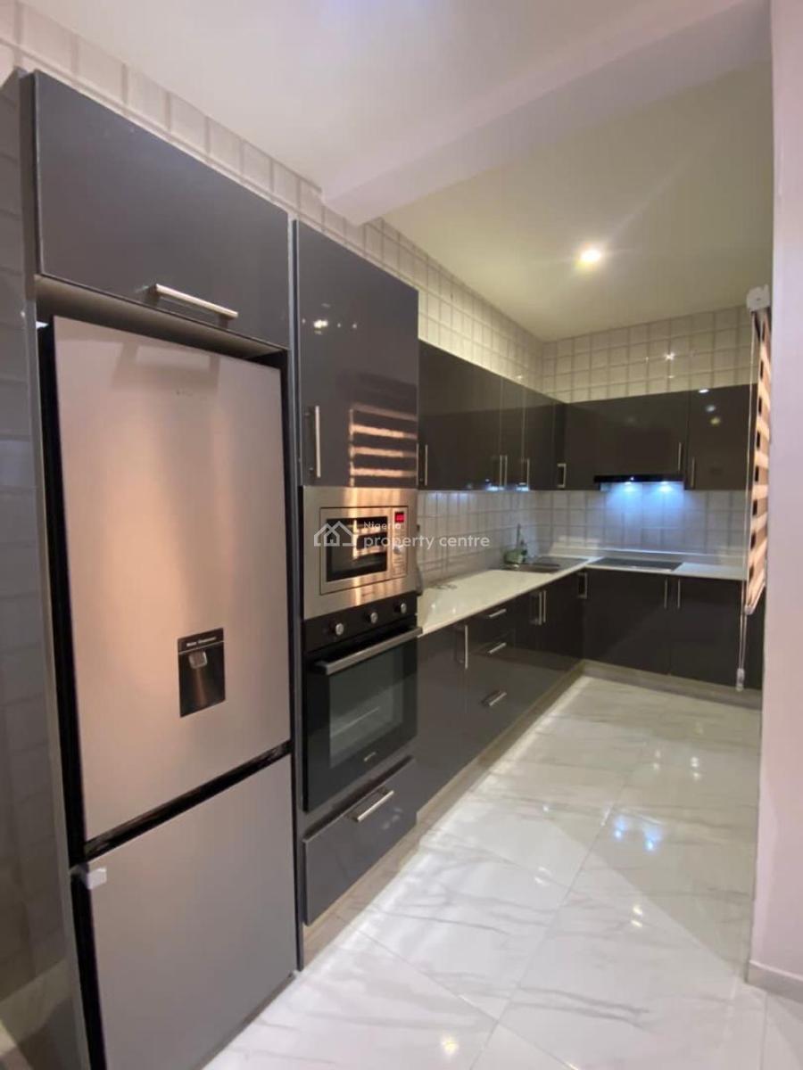1 Bedroom Apartment with Ps5, Swimming Pool,air Hockey, 24/7 Security, Lekki Phase 1, Lekki, Lagos, Flat / Apartment Short Let