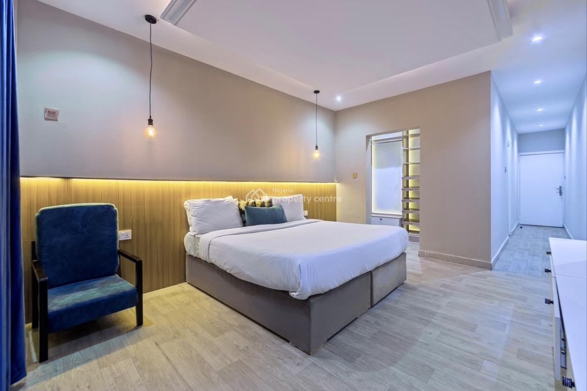3 Bedroom Apartment with Ps5, Swimming Pool,air Hockey, 24/7 Security, Lekki Phase 1, Lekki, Lagos, Flat / Apartment Short Let
