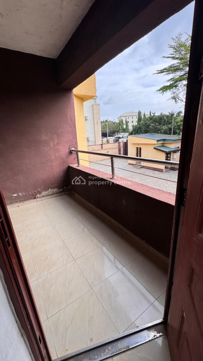 Clean and Very Lovely Spacious 3 Bedroom Apartment, Utako, Abuja, Flat / Apartment for Rent