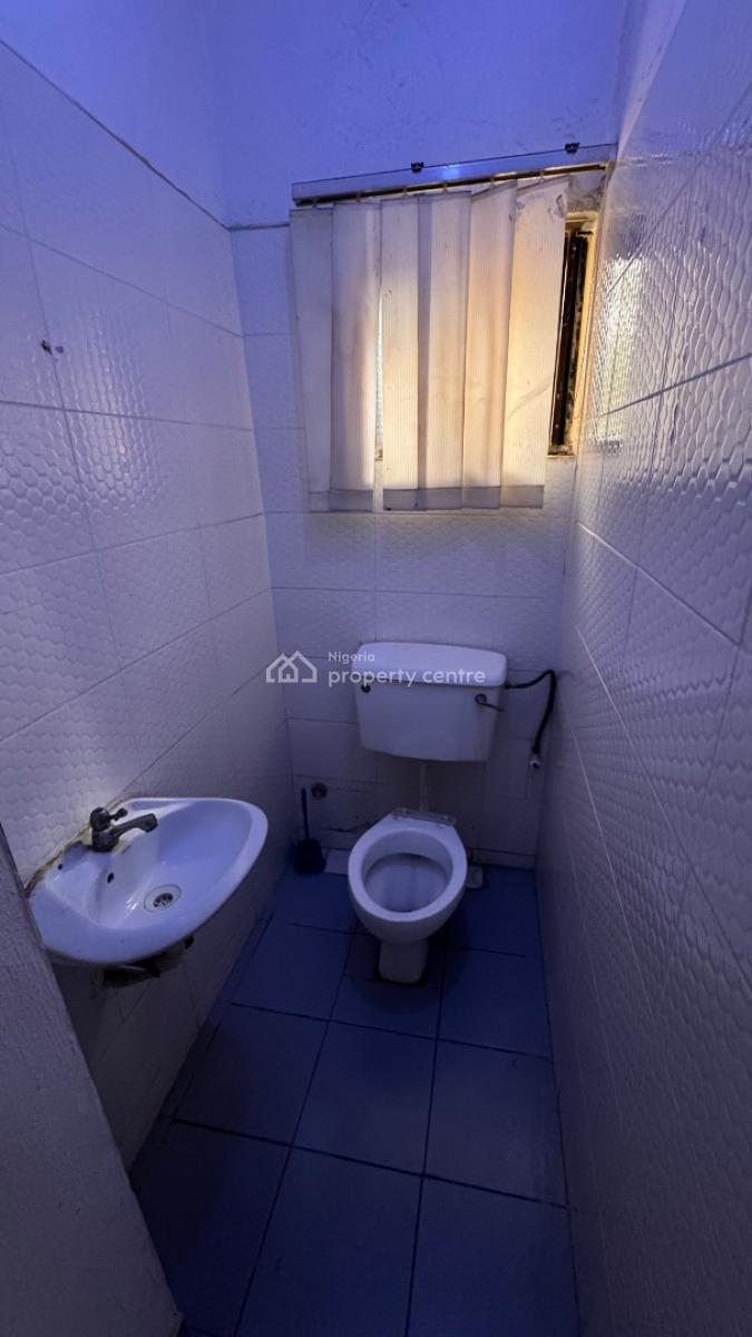 Clean and Very Lovely Spacious 3 Bedroom Apartment, Utako, Abuja, Flat / Apartment for Rent