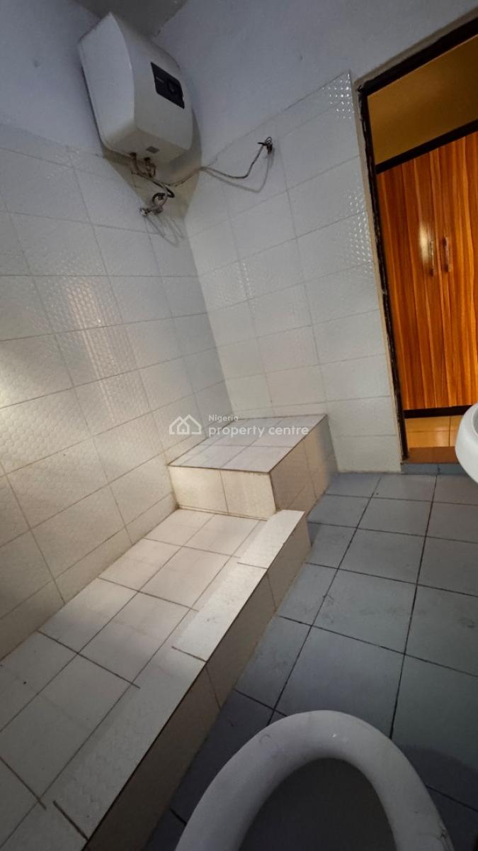 Clean and Very Lovely Spacious 3 Bedroom Apartment, Utako, Abuja, Flat / Apartment for Rent