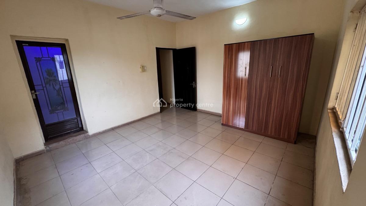 Clean and Very Lovely Spacious 3 Bedroom Apartment, Utako, Abuja, Flat / Apartment for Rent